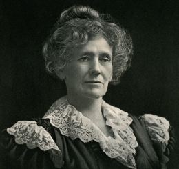 Portrait of a woman in a dress with lace collar