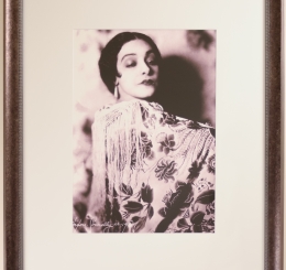 Portrait of Estrelitta