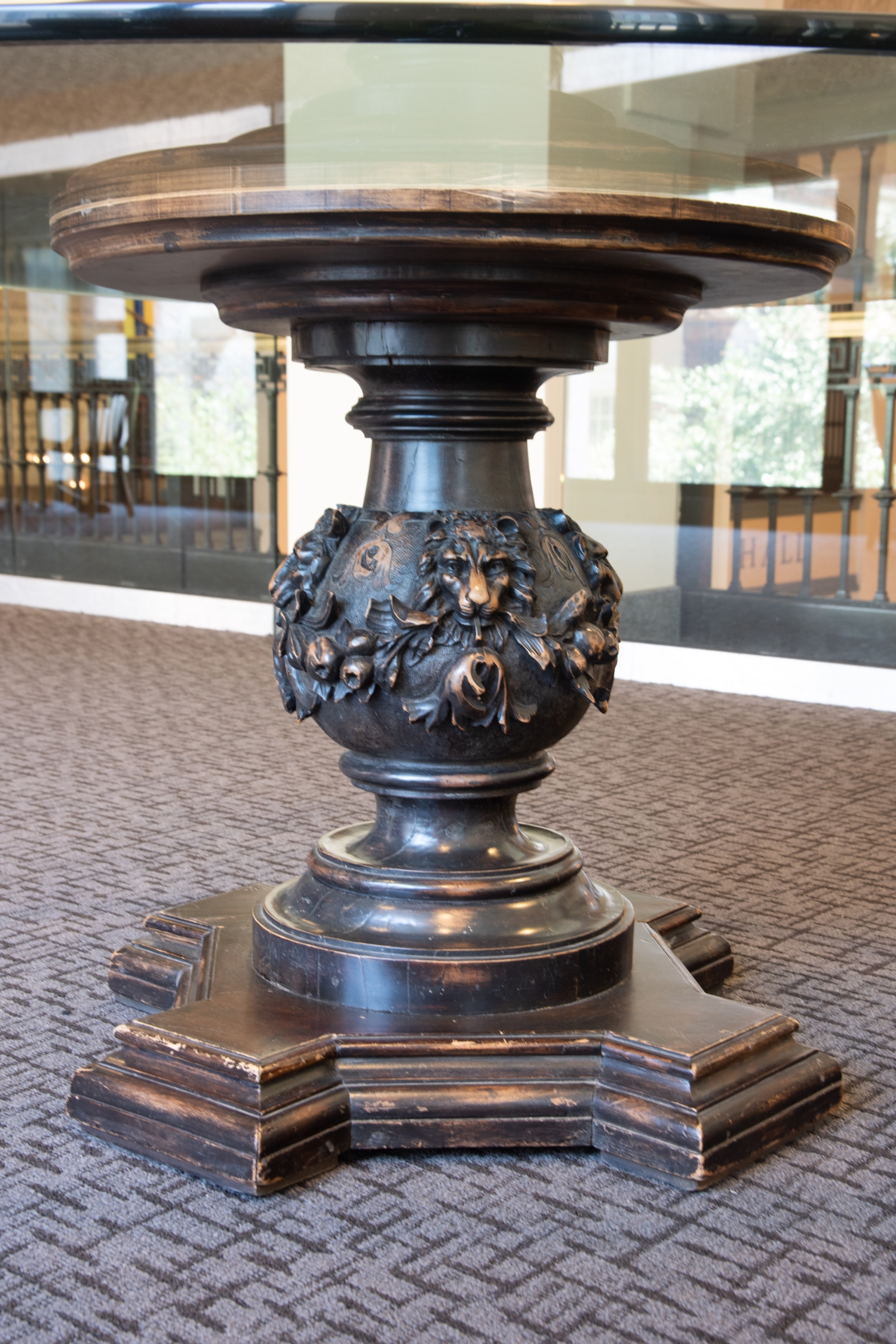 19 c. Pedestal Table, pedestal detail