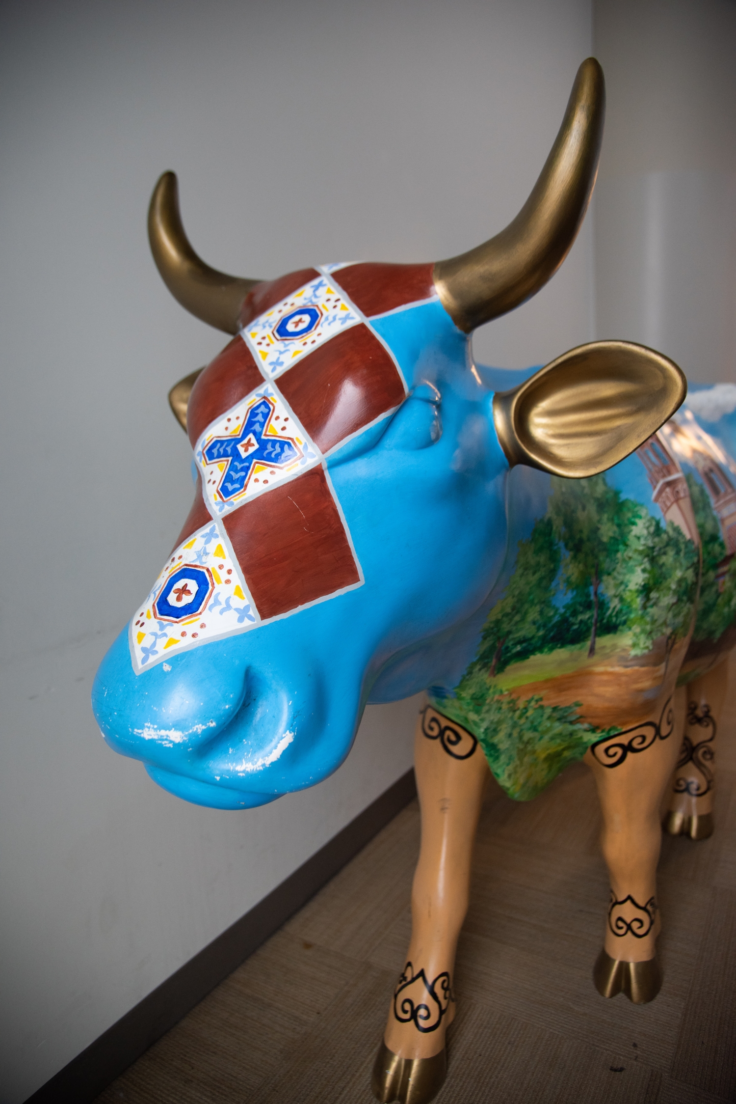 Cowtown Plaza, detail