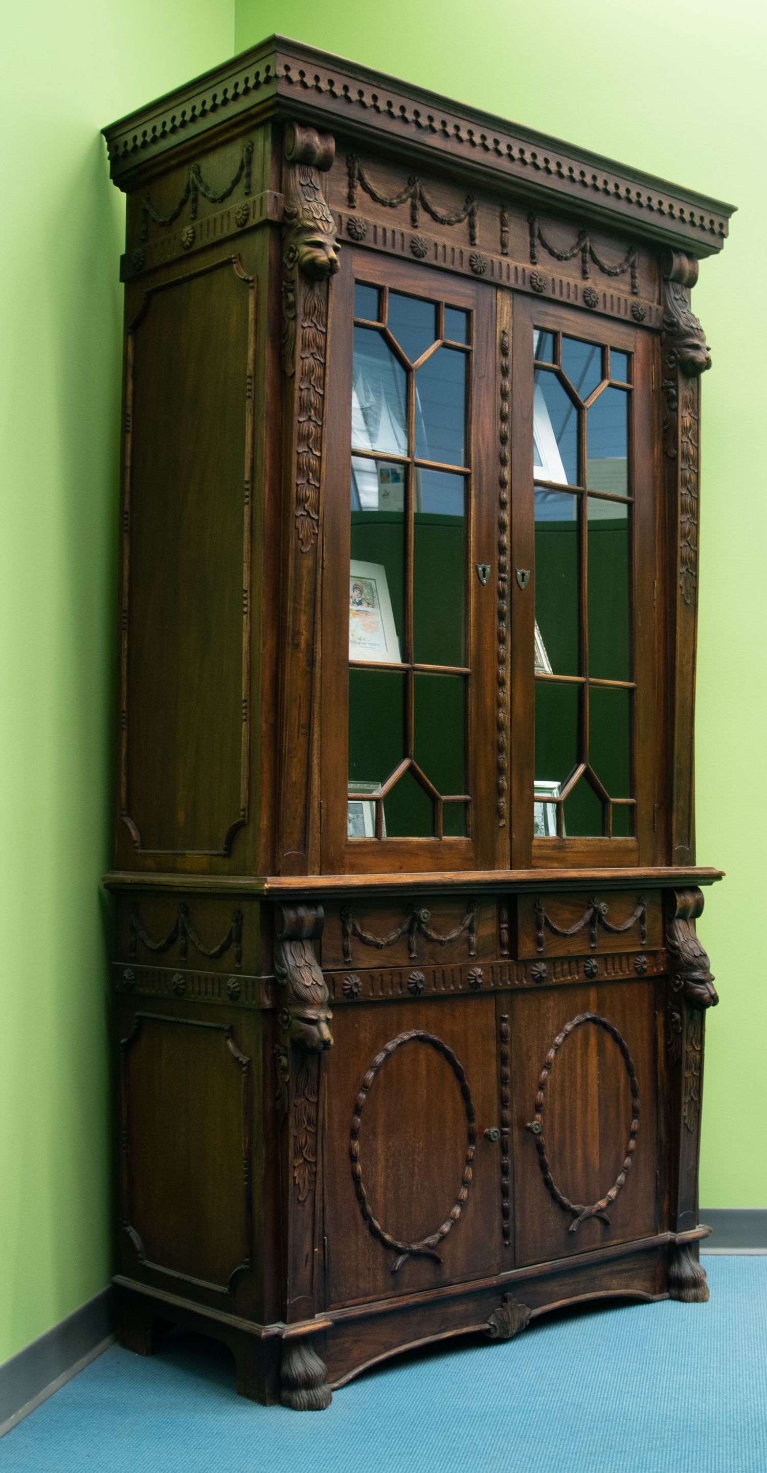 Four Lions Bookcase (IV) 