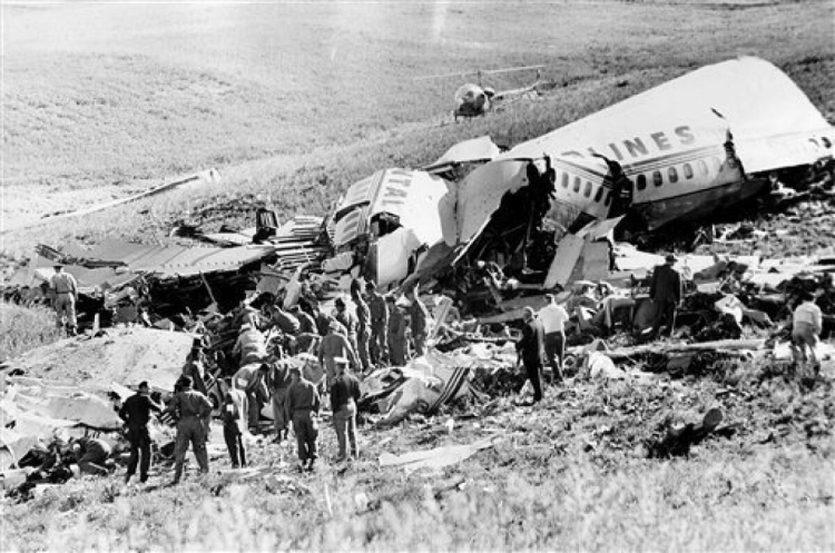 Continental Airlines Flight 11 crashed in 1962